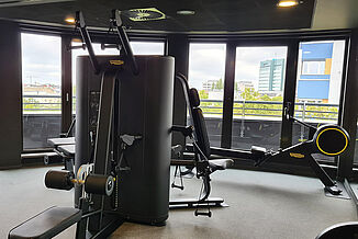 Fitnessstudio im SANA Hotel in Berlin mit REGUPOL sonusfit und einem REGUPOL everoll Sportbodenbelag.
