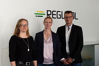 Equestrian flooring from REGUPOL Dressage rider Nathalie zu Sayn-Wittgenstein at signing the cooperation contract with REGUPOL